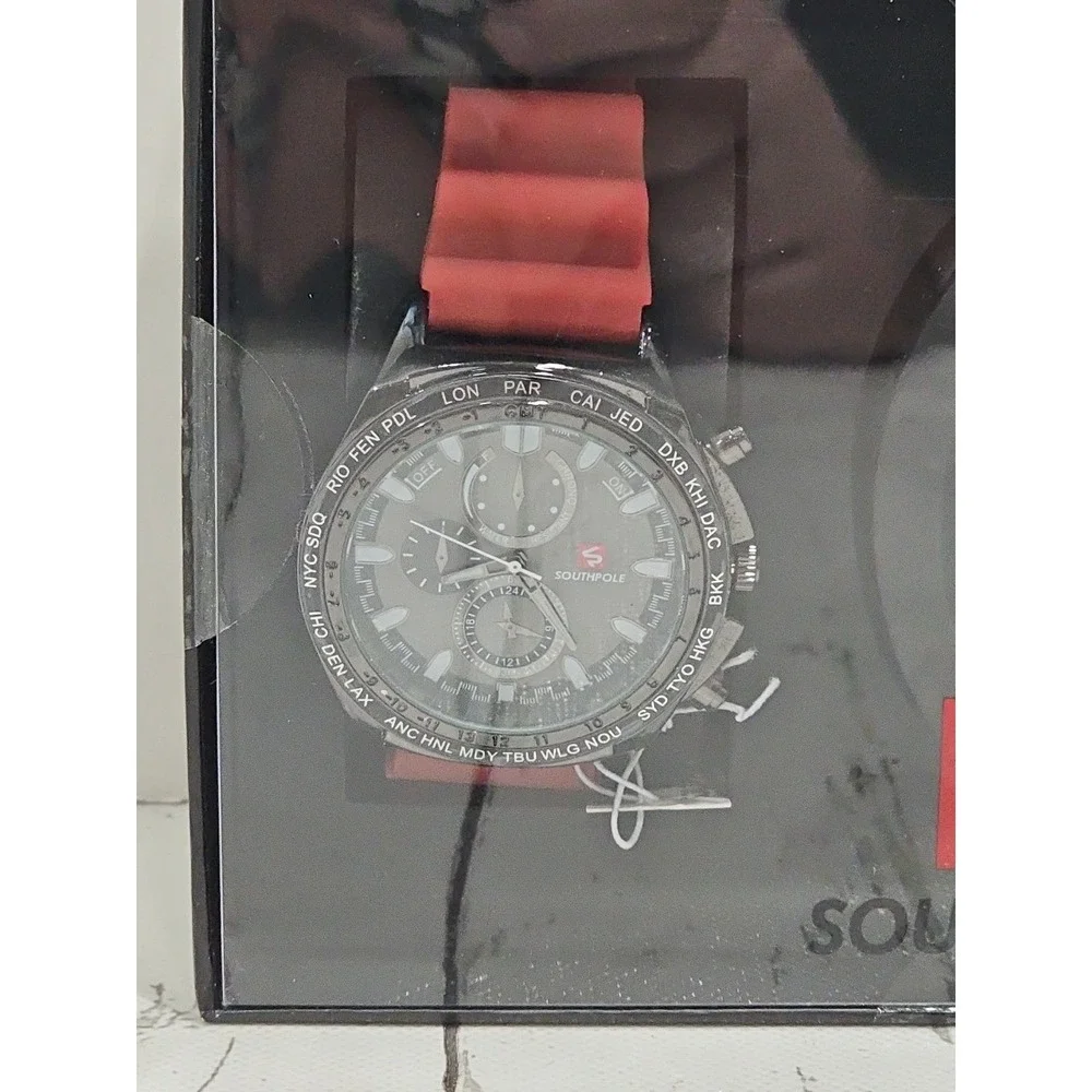 Southpole Men's Watch and Wireless Speaker Gift Set - Picture 2 of 11